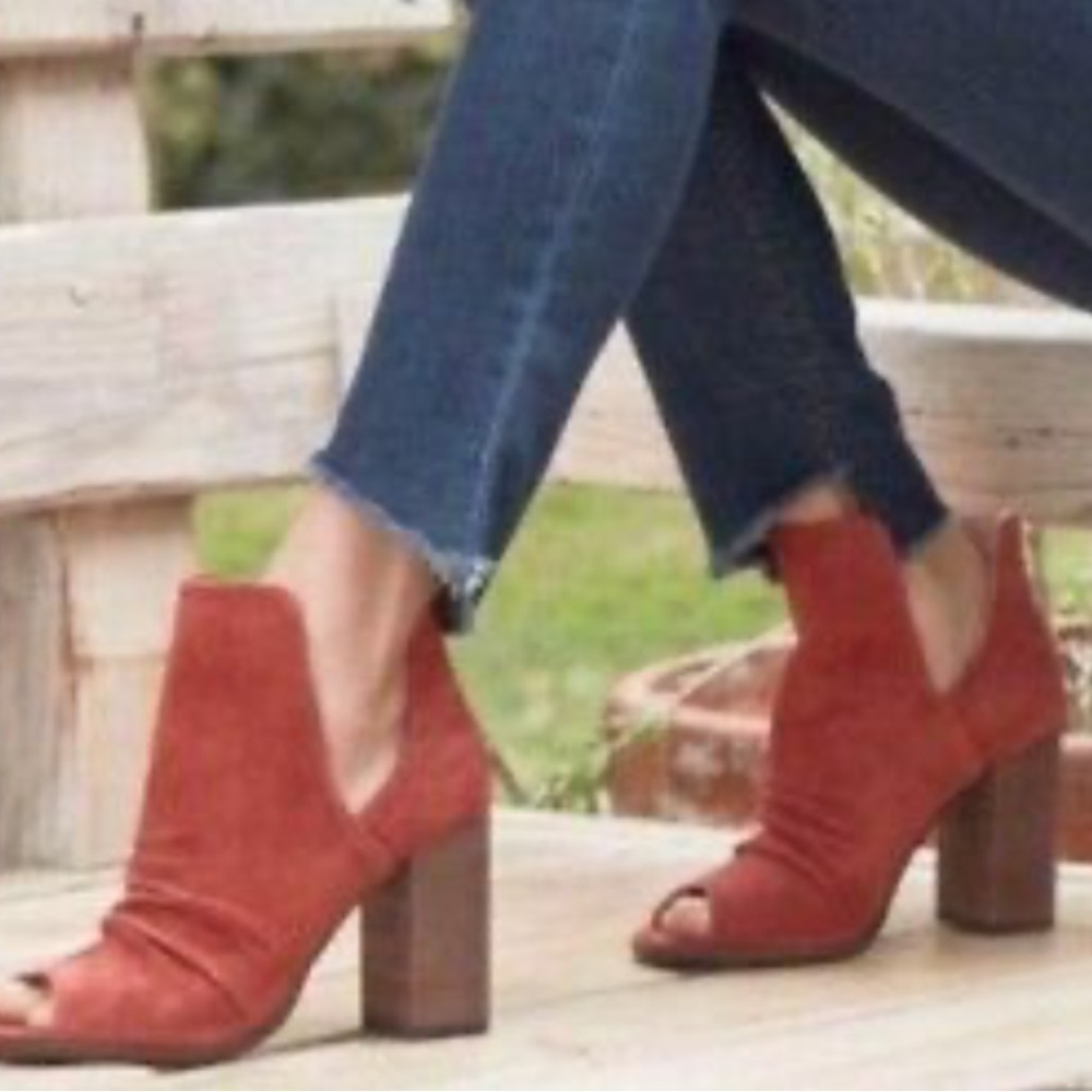 Chinese Laundry Kristen Cavallari Lash Heels- Size 8
